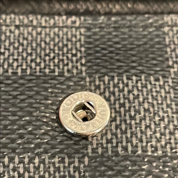 Louis Vuitton Black Damier 6-Ring Key Holder Wallet - Picture 11 of 13
